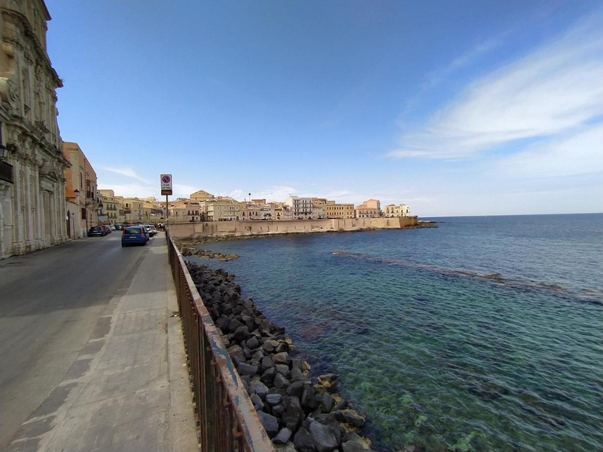 La Punta Di Ortigia Holiday Home Syracuse Exterior photo